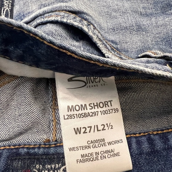Jean shorts. Mom shorts Silver. Size 27 - Picture 5 of 5